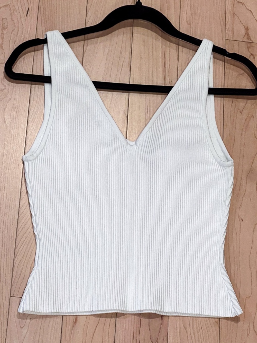 Babaton White Ribbed V-Neck Tank Top Size Medium | Aritzia Essential